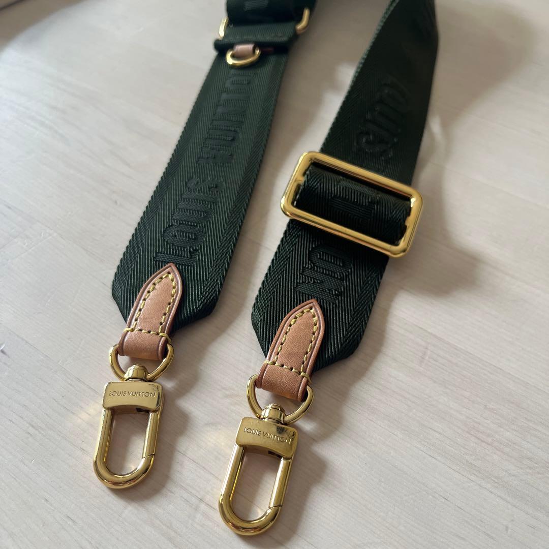 ルイヴィトン モノグラム ミュルティ ポシェット アクセソワール カーキ
