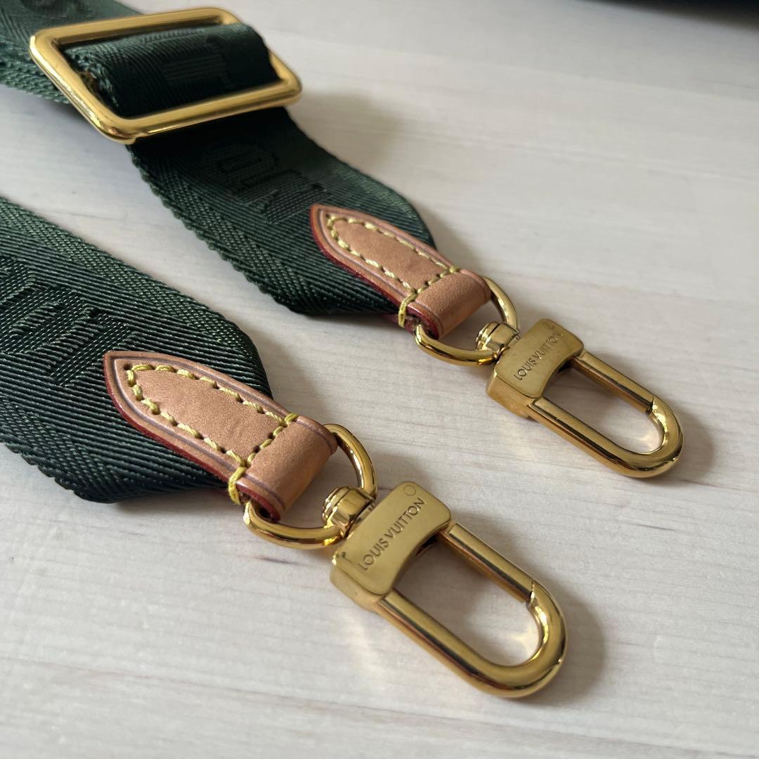 ルイヴィトン モノグラム ミュルティ ポシェット アクセソワール カーキ