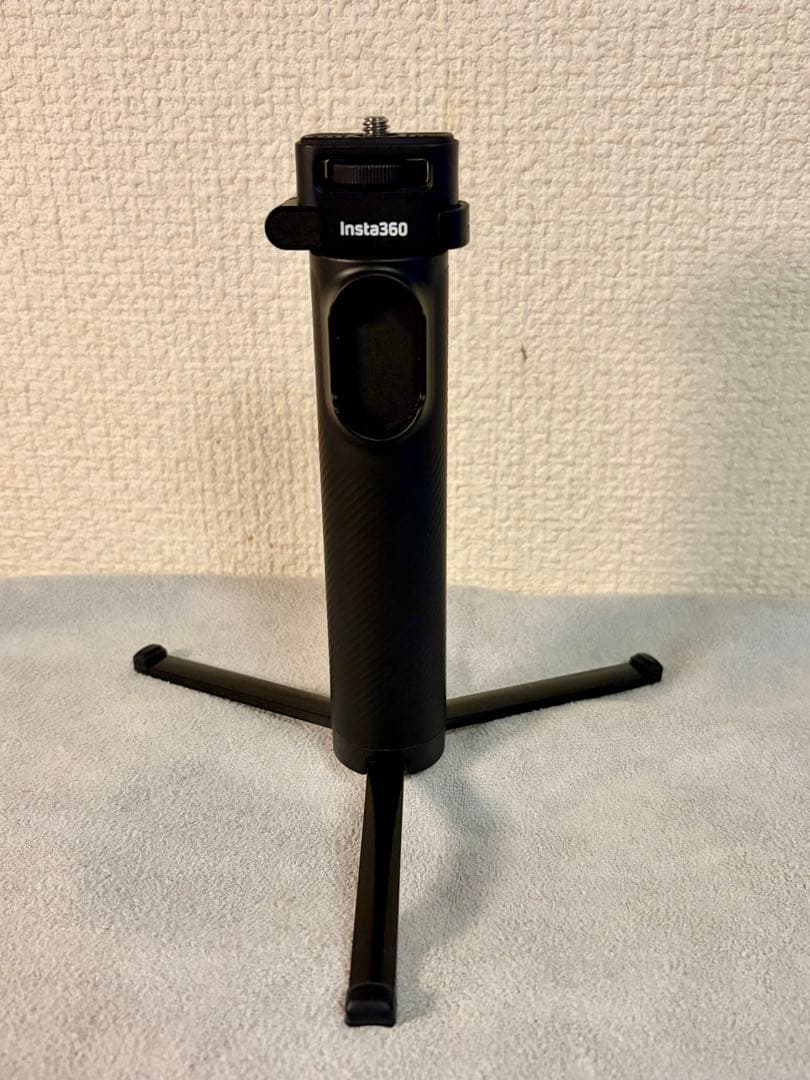 【インスタ360】折りたたみ式内蔵三脚付き自撮り棒（1/4インチマウント）
