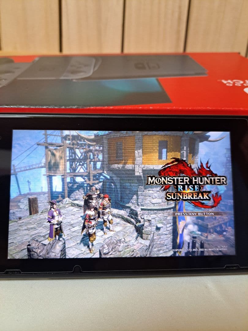 ニンテンドースイッチ　本体　美品　バッテリー強化モデル　付属品一式　ソフト2本付