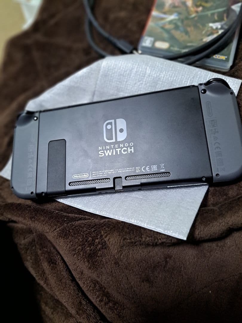 ニンテンドースイッチ　本体　美品　バッテリー強化モデル　付属品一式　ソフト2本付