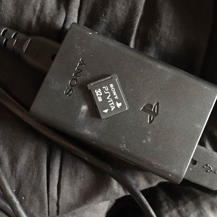 VITA 充電器 メモリーカード32GB