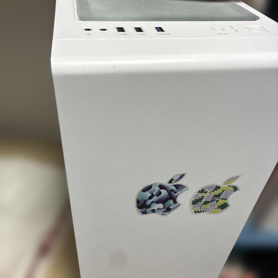 ホワイト ミニタワーPC ガラスパネルなし 簡易水冷　ledファン6機