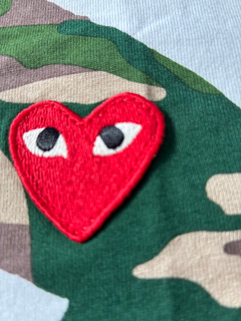 と*ご様 PLAY COMME des GARÇONS 迷彩ハート Tシャツ M