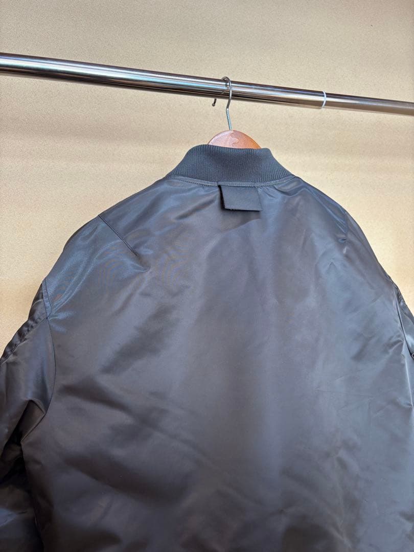 極美品 UNIQLO +J ハイブリッドダウンオーバーサイズMA-1 GLAY