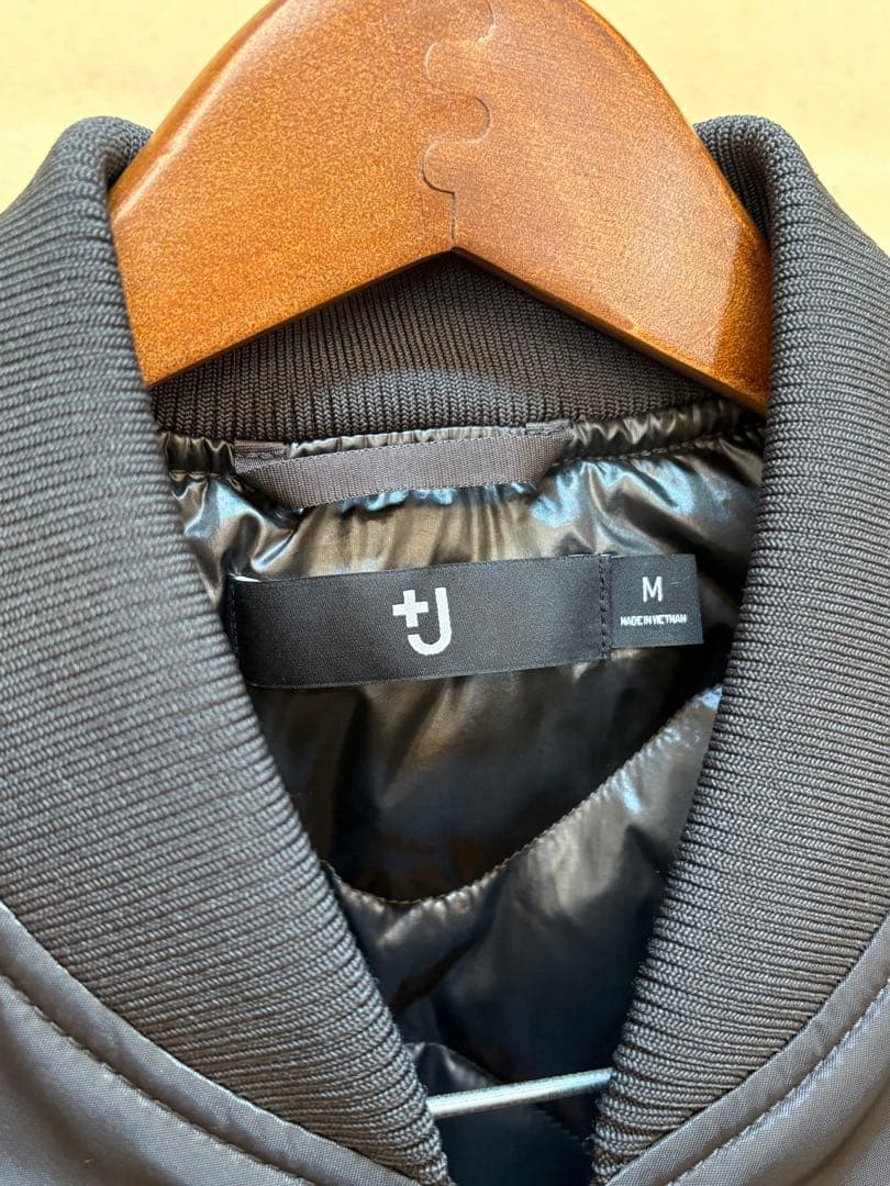 極美品 UNIQLO +J ハイブリッドダウンオーバーサイズMA-1 GLAY