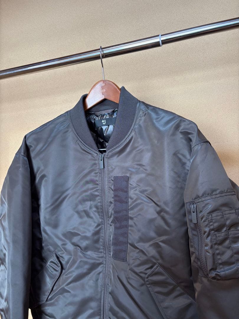 極美品 UNIQLO +J ハイブリッドダウンオーバーサイズMA-1 GLAY