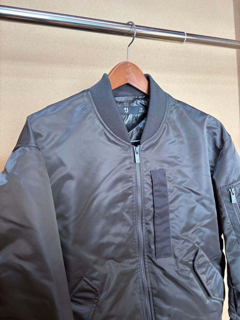極美品 UNIQLO +J ハイブリッドダウンオーバーサイズMA-1 GLAY