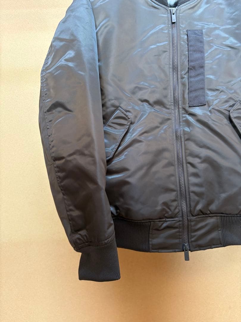 極美品 UNIQLO +J ハイブリッドダウンオーバーサイズMA-1 GLAY