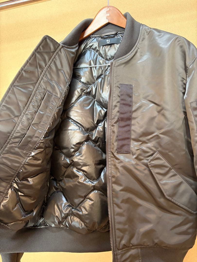極美品 UNIQLO +J ハイブリッドダウンオーバーサイズMA-1 GLAY