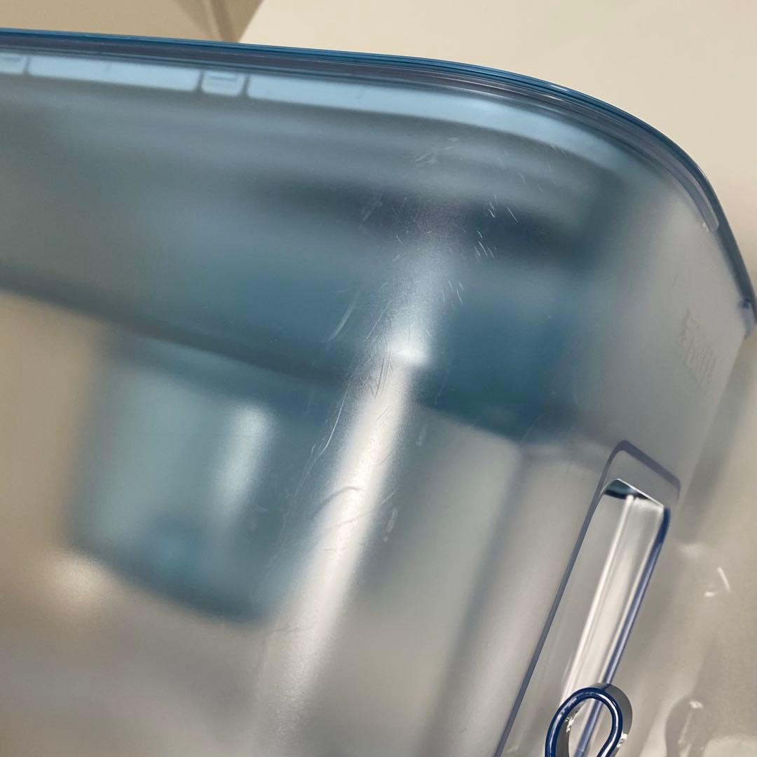 BRITA タンク型浄水器＋純正カートリッジ5つ