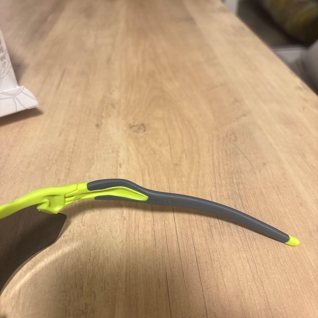 Oakley サングラス イエロー/グレー
