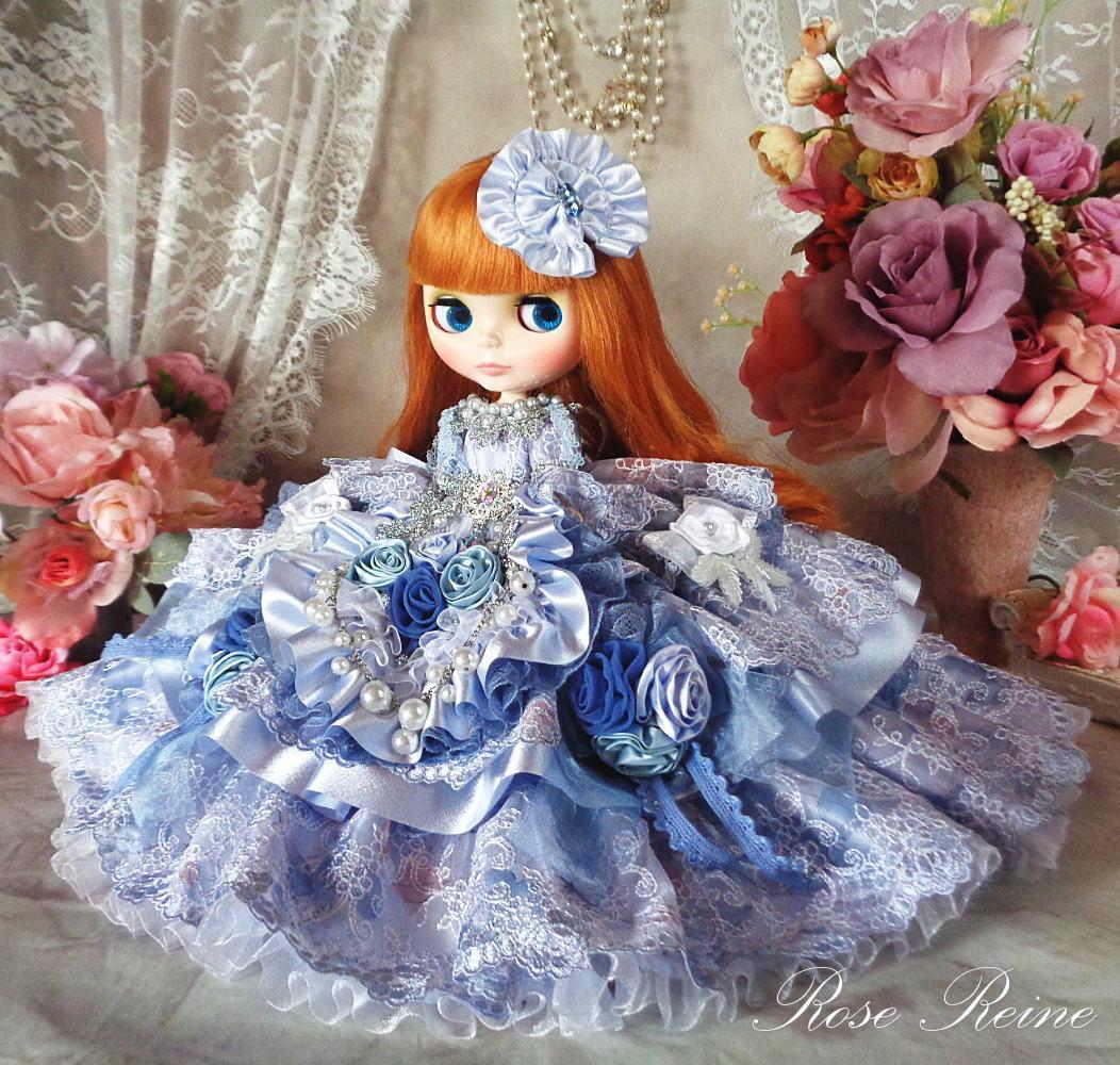 エリザベート王妃 夕霧のロンドン イノセントブルーのボリュームフリルドールドレス