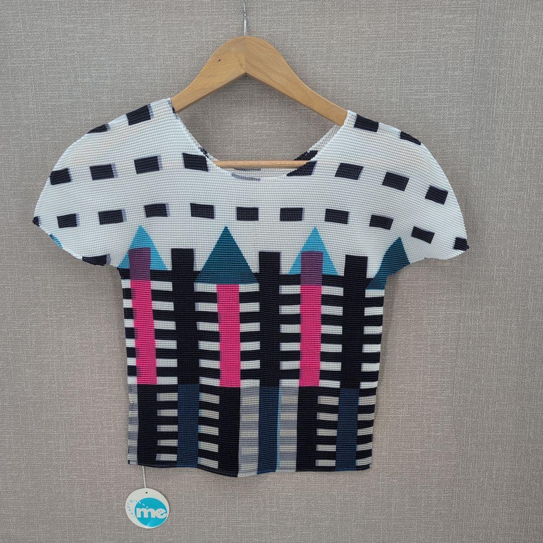 シ*ウ様 タグ付き未使用　イッセイミヤケ　ボックスプリーツ プリント カットソー