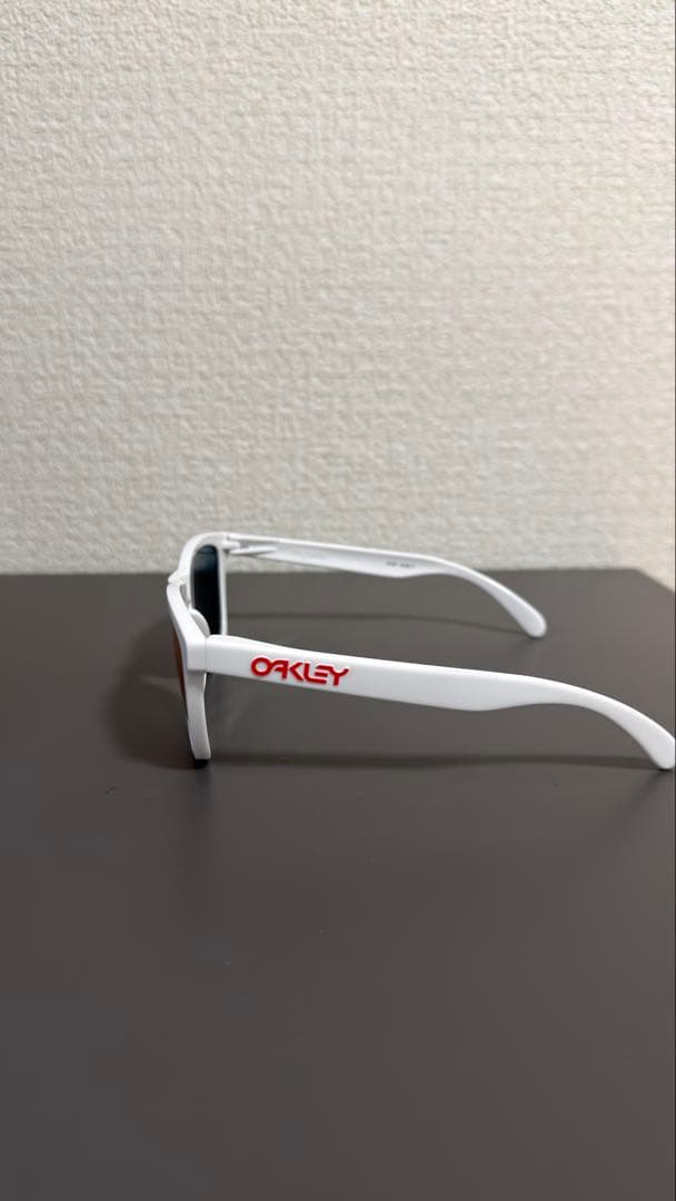 小物 OAKLEY FROGSKINS White