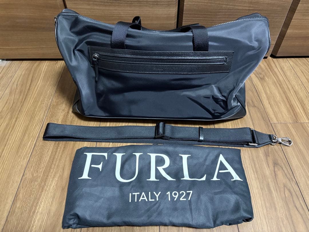 【美品】FURLA ブラック ボストンバッグ