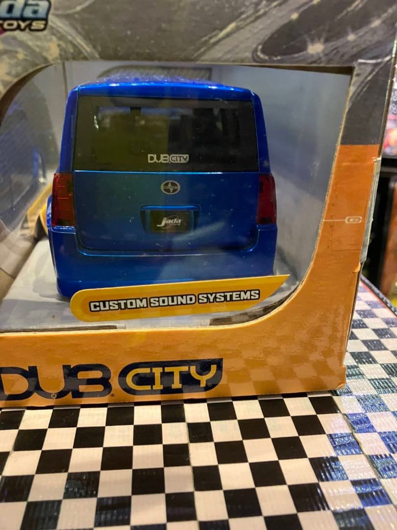 ミニカー jada DUB CITY SCION xB 1/24