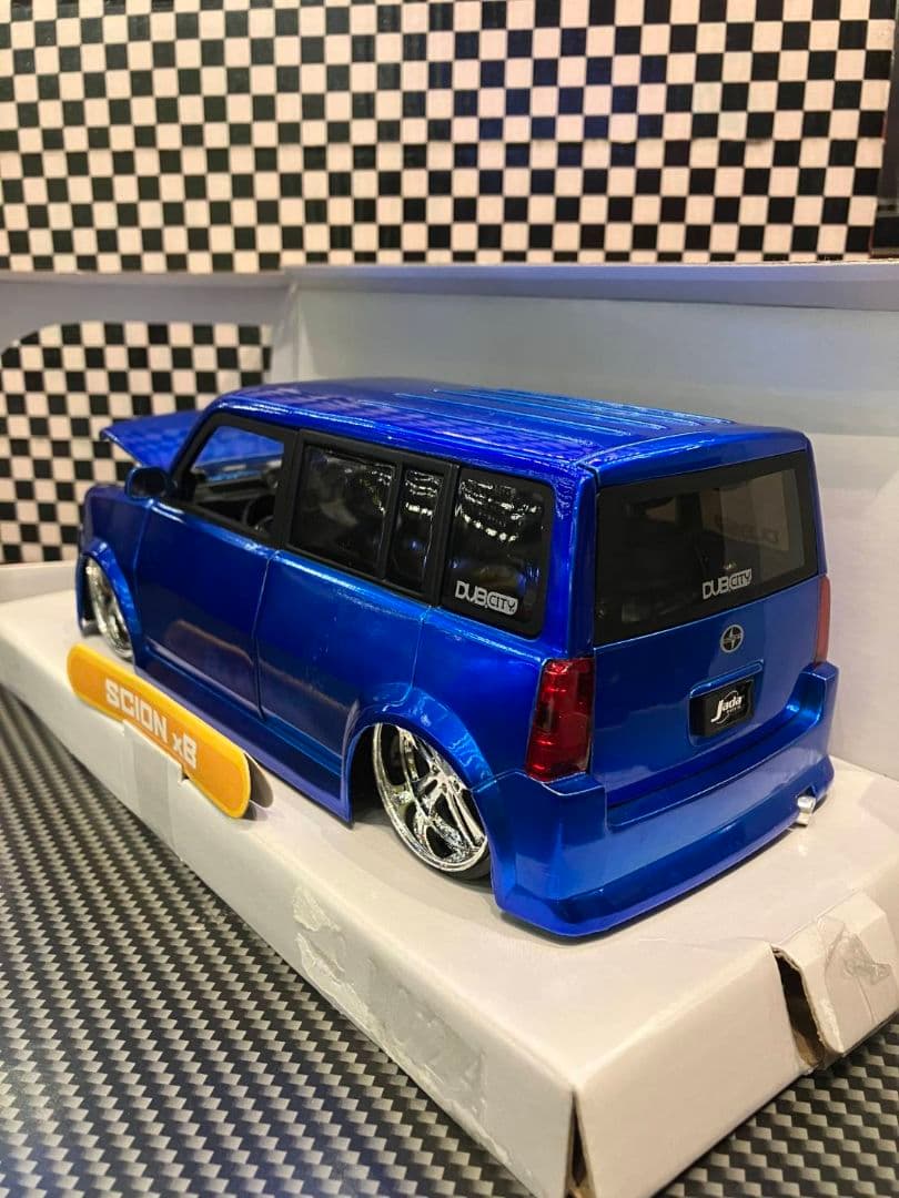ミニカー jada DUB CITY SCION xB 1/24