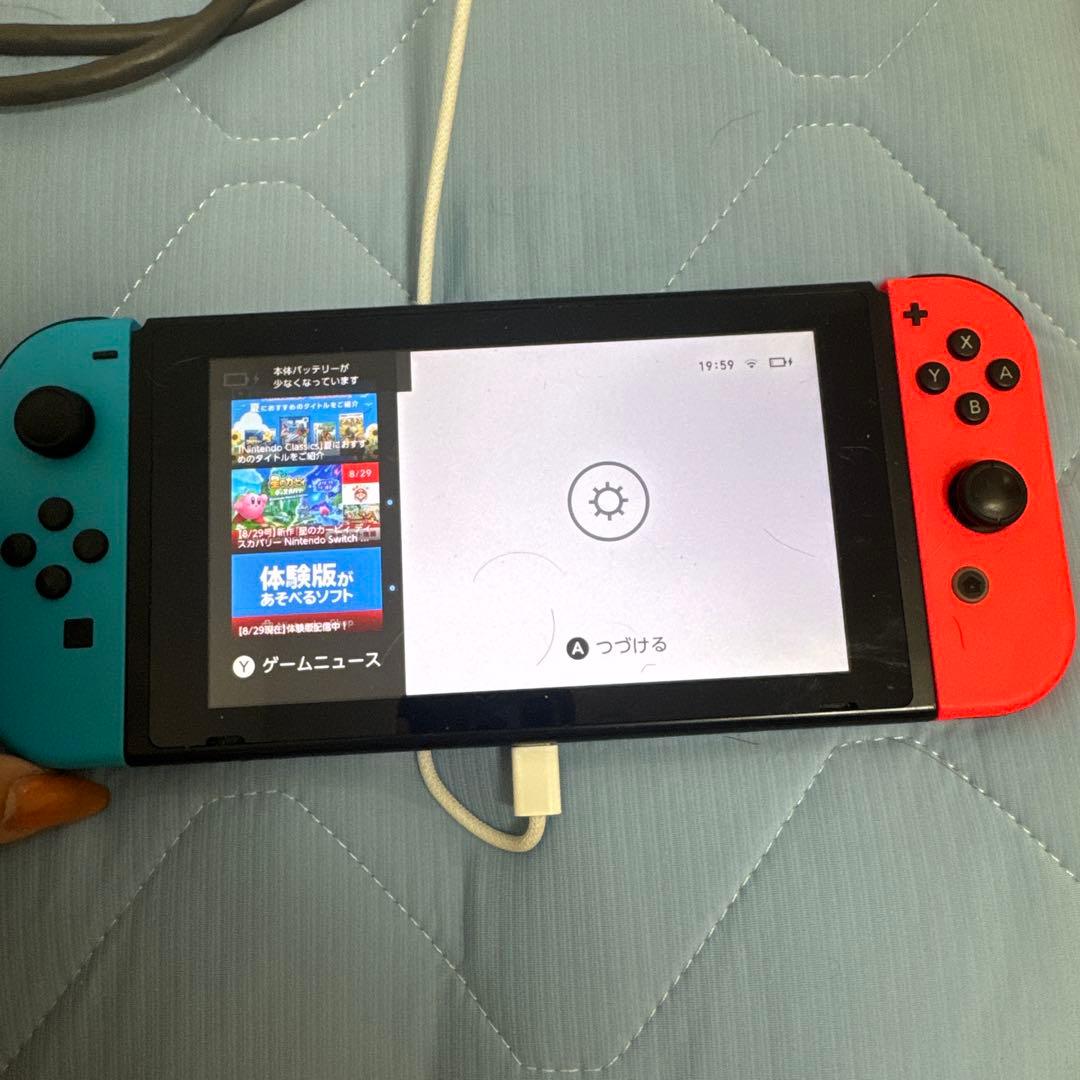 Ry専用 Nintendo Switch 本体 青と赤のジョイコン