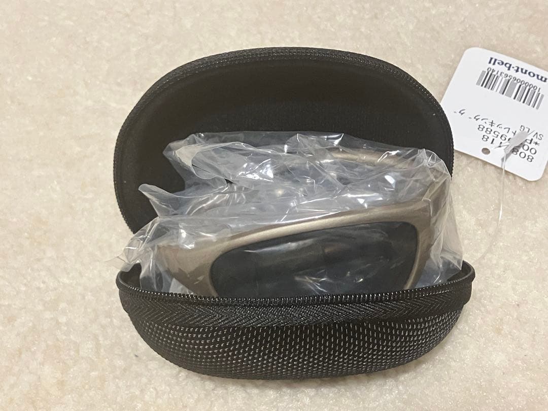 ★入手困難　新品、未使用　mont-bell PL トレッキンググラス ジェニー