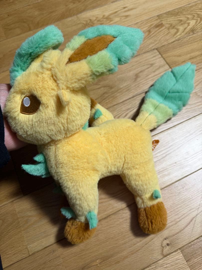リーフィア　ぬいぐるみ　くたくた たった！　Mサイズ