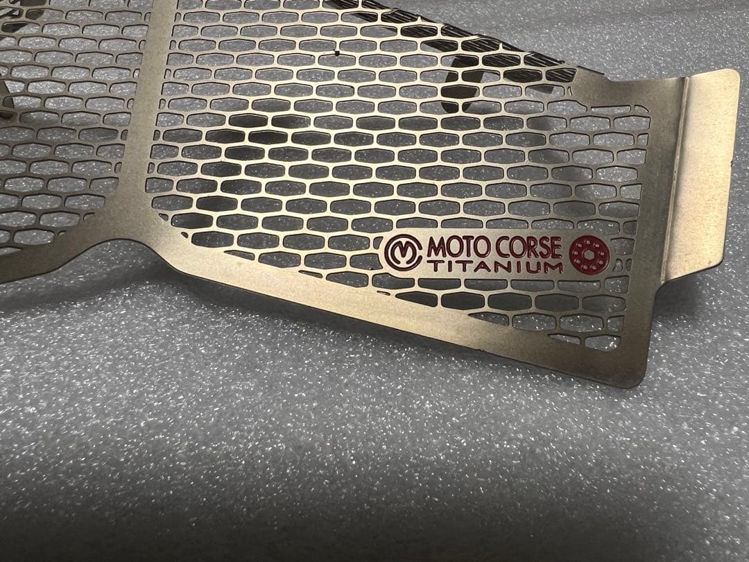 ディアベル用MOTO CORSE TITANIUM ラジエーターガード
