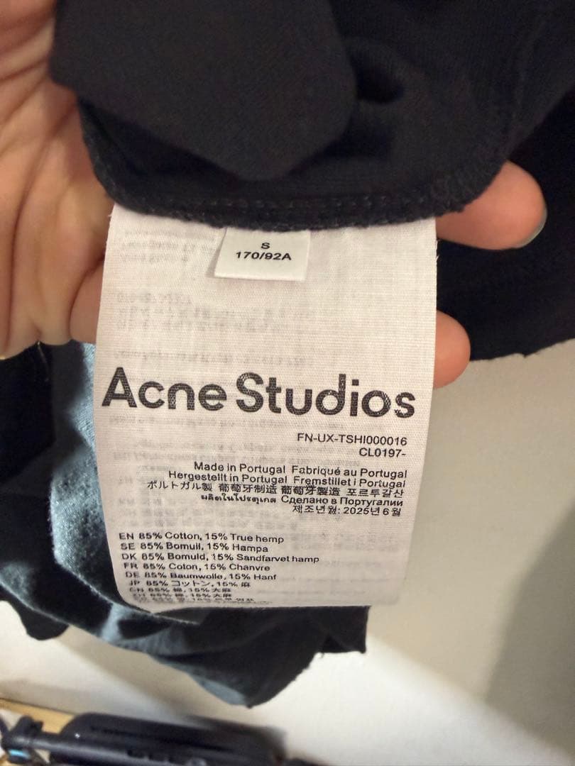 Acne Studios 長袖Tシャツ 黒 STOCKHOLM 1996