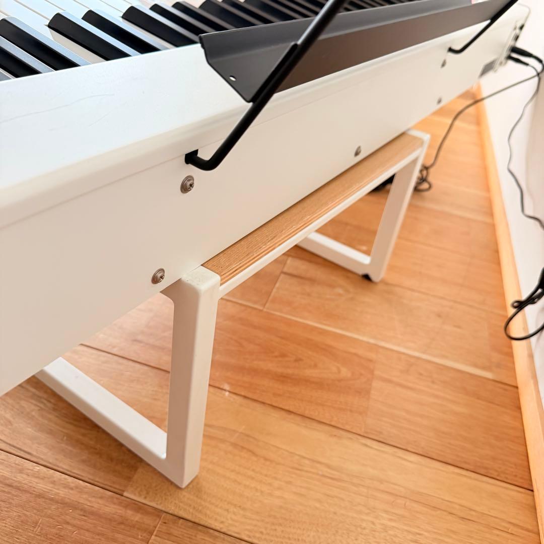 美品 KORG D1 88鍵盤 電子ピアノ 白 ホワイト コルグ キーボード