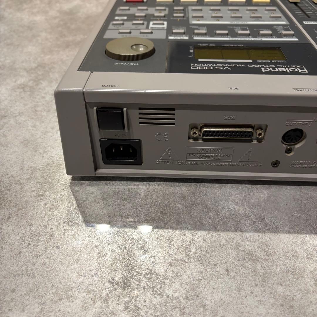 Roland VS-880 デジタルスタジオワークステーション中古
