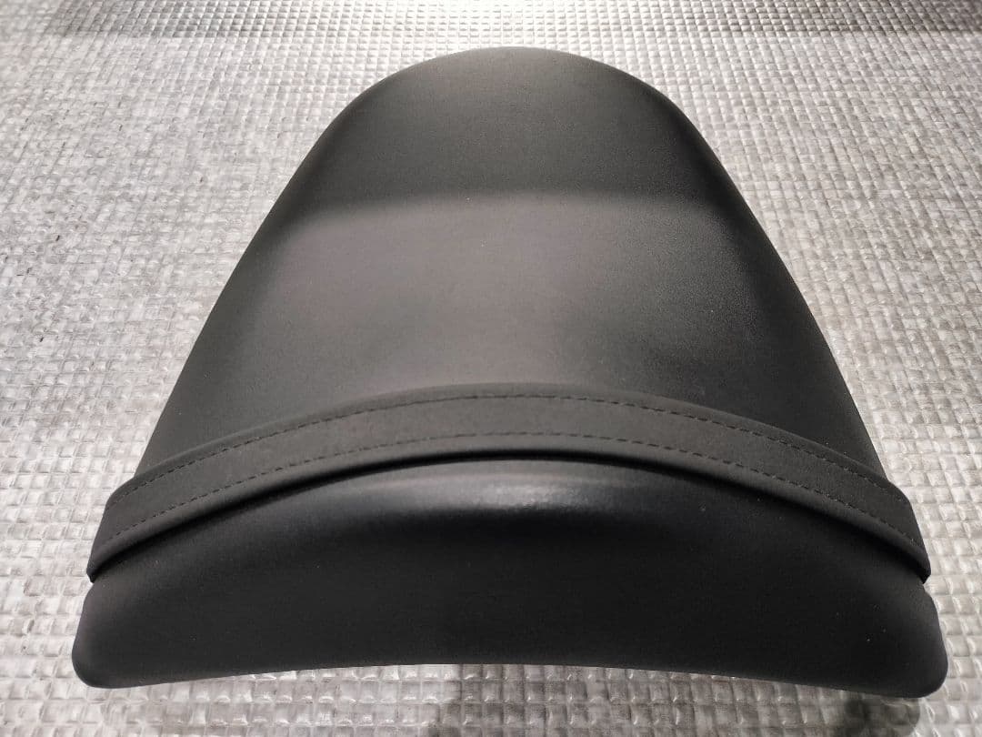 カワサキ　Z 1000　純正タンデムシート 03〜06