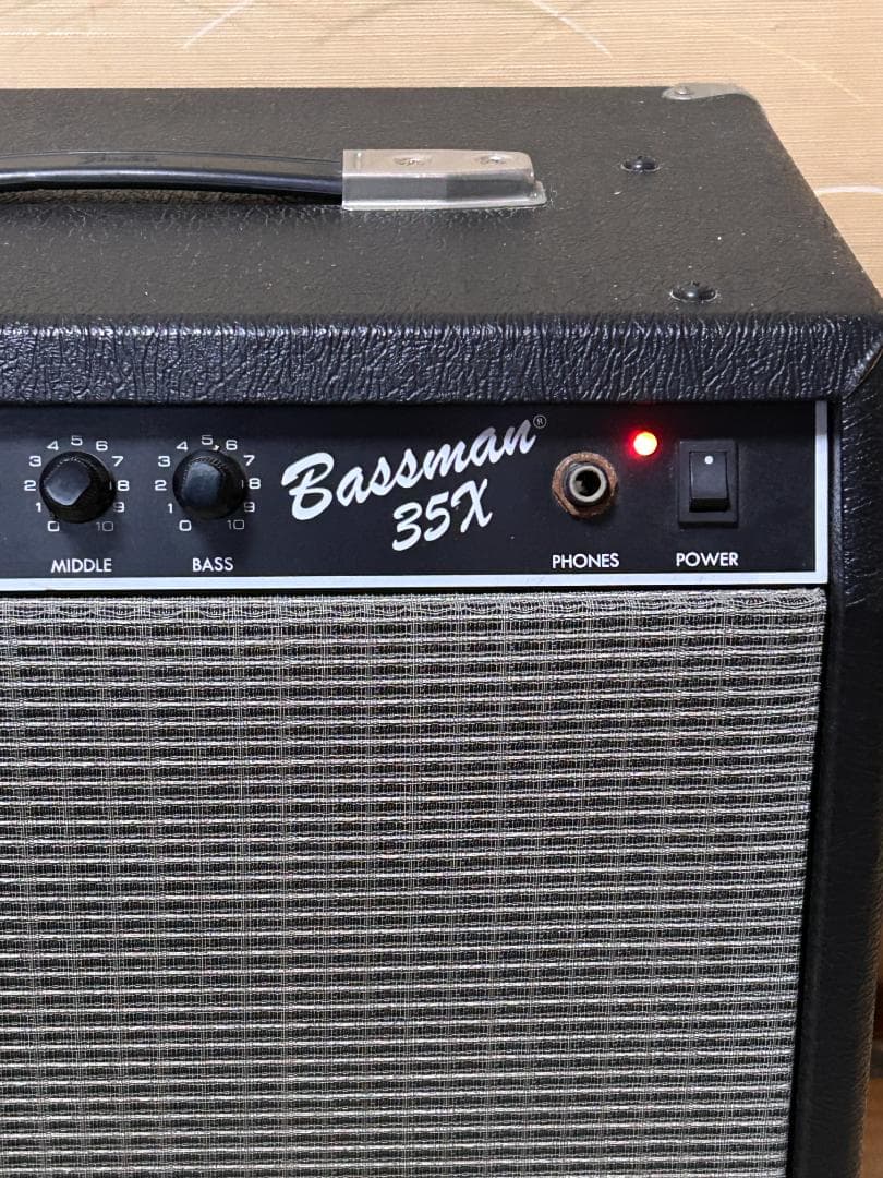 h*a様 Fender JAPAN　Bassman 35X ベース用アンプ