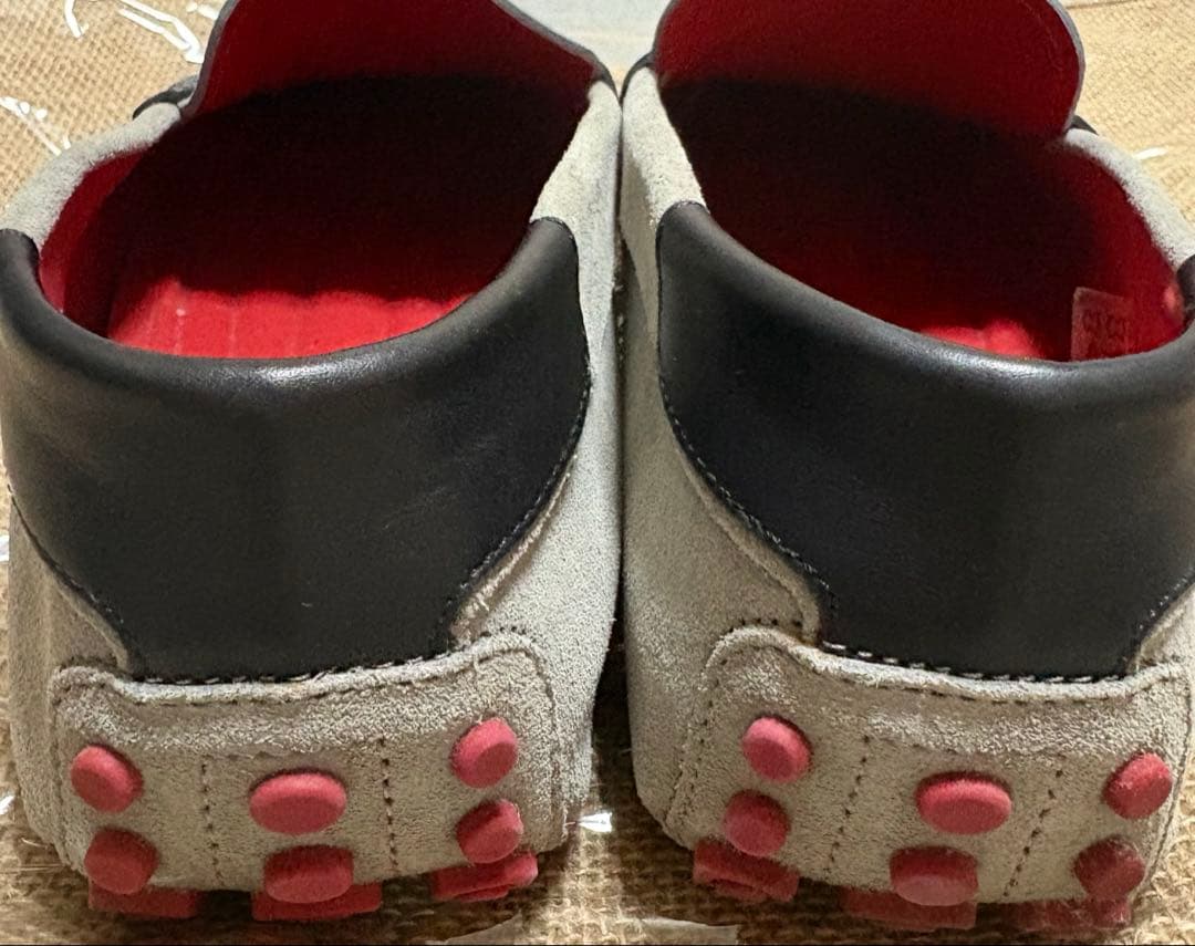 TOD’S × Ferrari コラボ シティーゴンミーニ ローファー