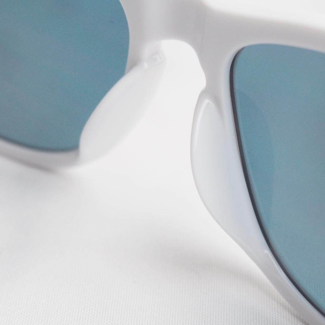 良品 オークリー サングラス Frogskins 白 ホワイト 9245-44