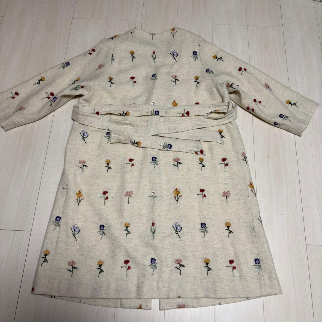 l'atelier du savon きちんと並ぶお花刺繍　ロングコート