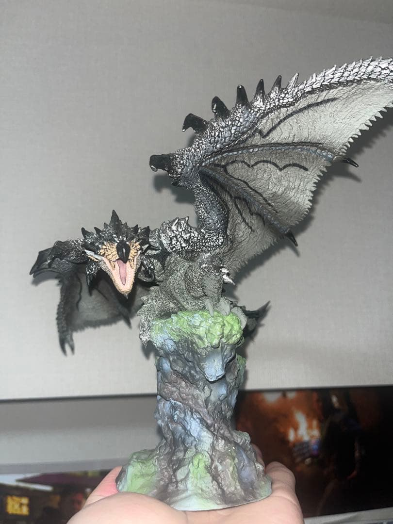 モンスターハンター 銀火竜 リオレウス希少種 フィギュア CFB モンハン