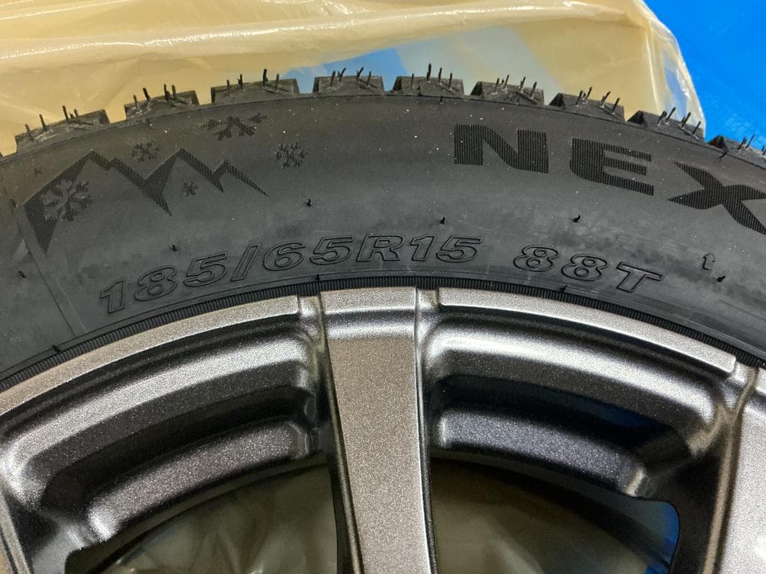 シエンタ スタッドレスタイヤ ホイール4本セット 185/65R16 88T