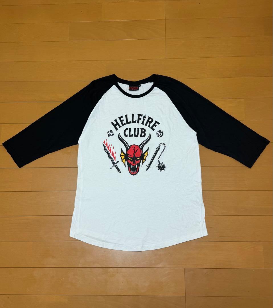 ⭐︎H⭐︎ストレンジャーシングス \"ヘルファイア・クラブ\" ラグランTシャツ