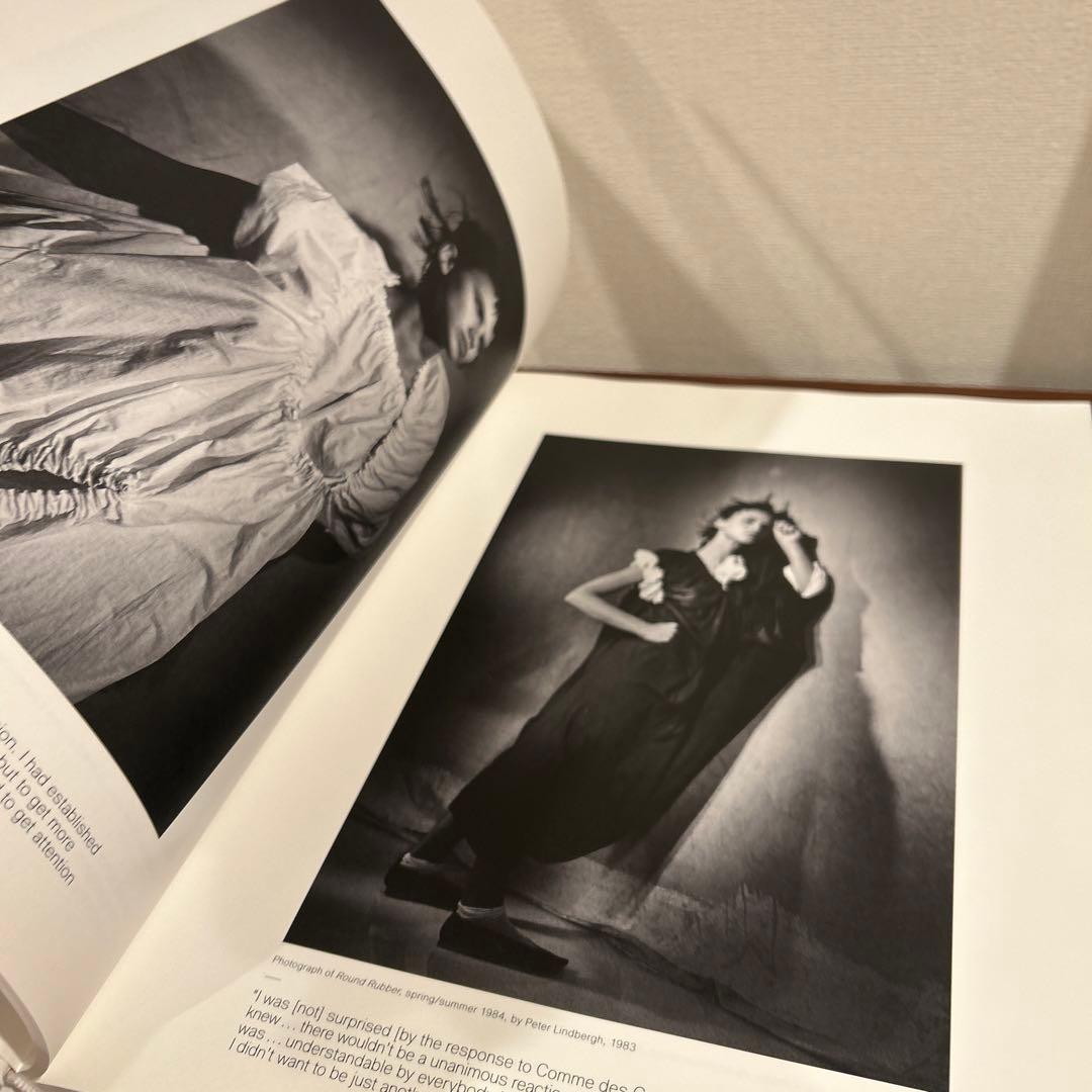 REIKAWAKUBOCOMMEdesGARÇONSアートブックコムデMET美術