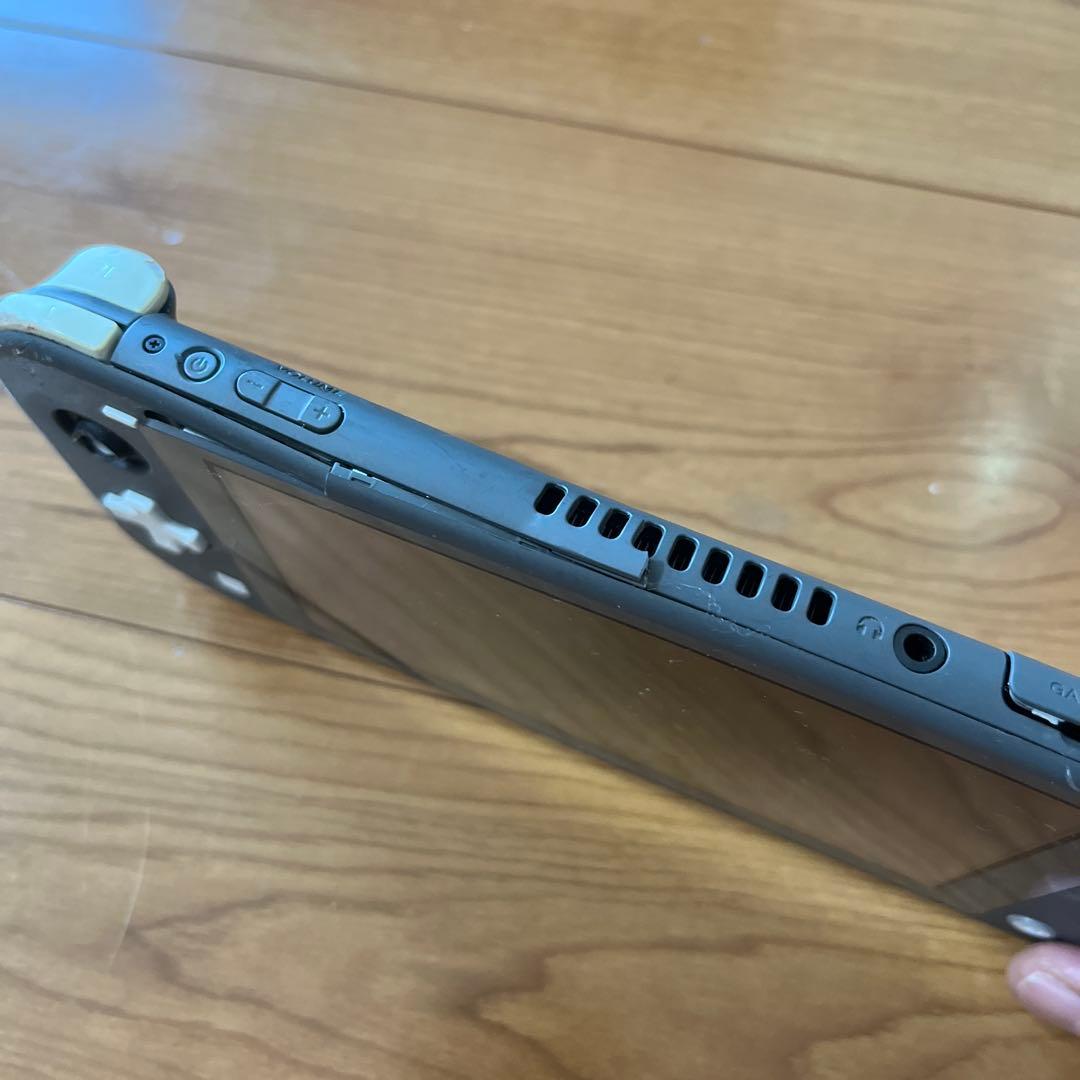 任天堂 スイッチライト 本体グレー色 液晶割れ ジャンク品