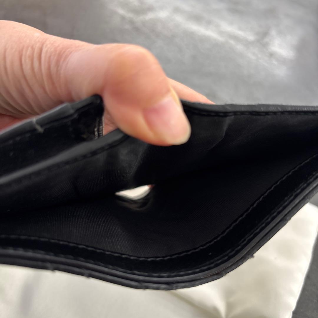 グッチ　２つ折り財布　ブラック　箱付き
