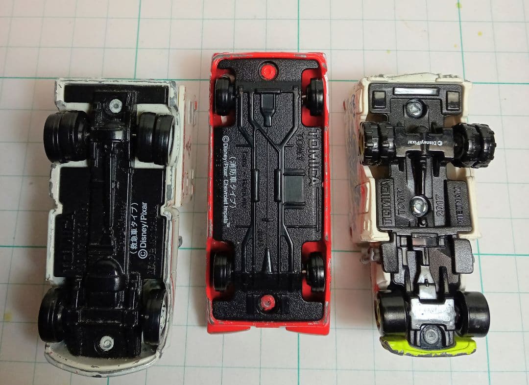 トミカディズニーカーズ3台