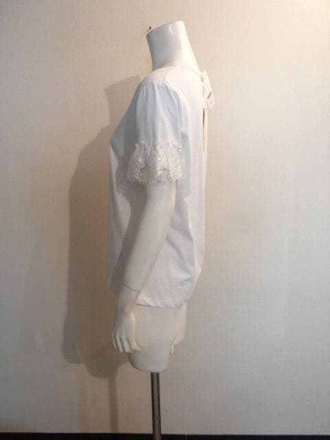 イタリー製【CRISTINA GAVIOLI】可愛いレース袖！白コットンＴシャツ