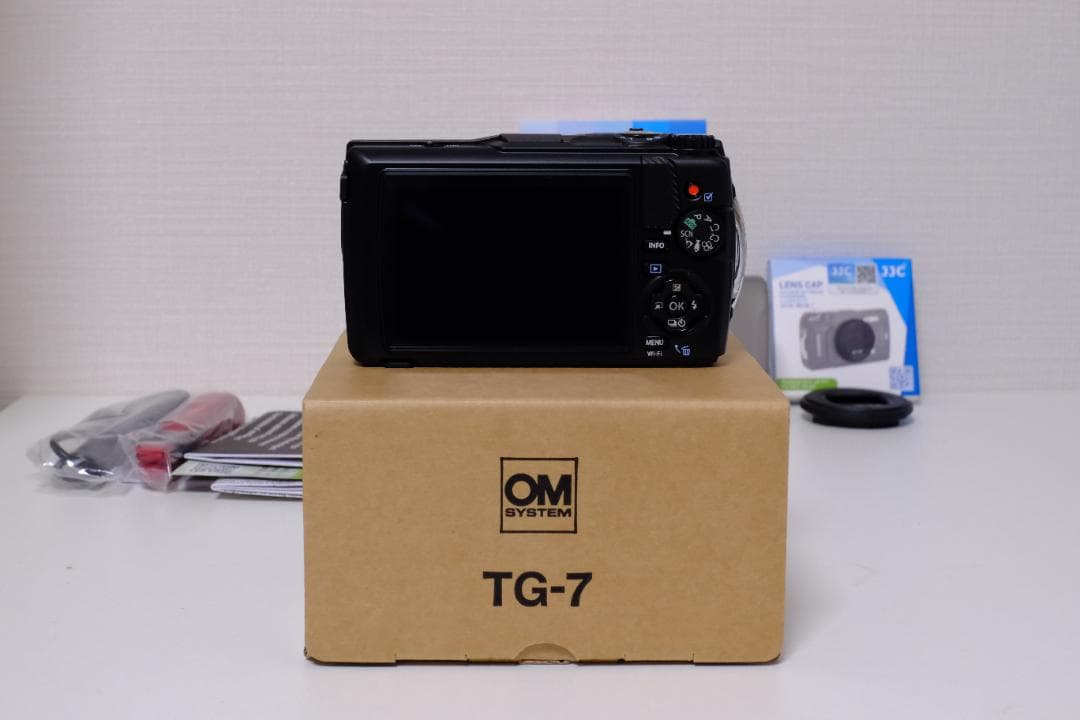 OM System Tough TG-7 ほぼ新品 JJCのアクセサリー付き