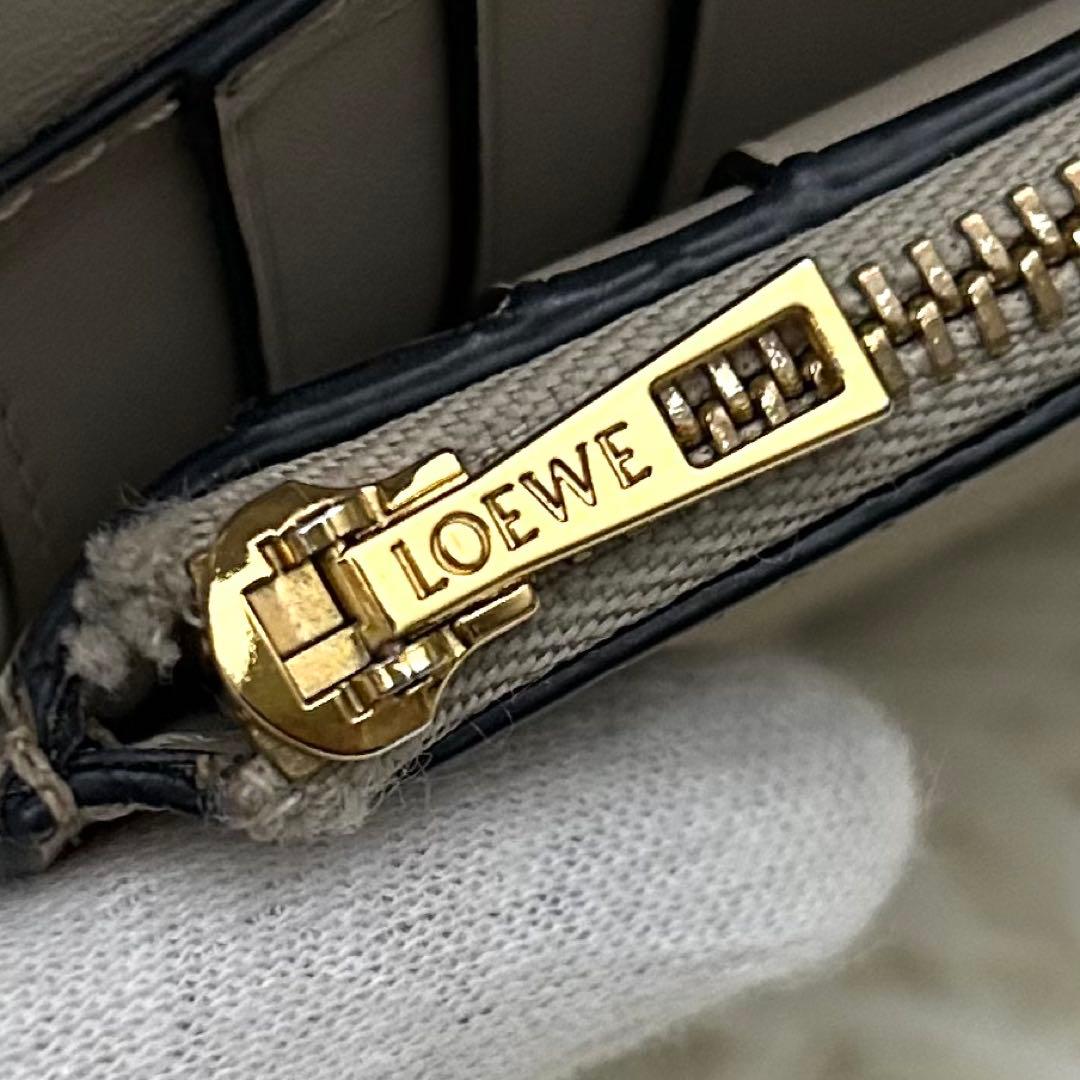 ［美品］LOEWE リピートアナグラム スモール バーティカルウォレット 財布