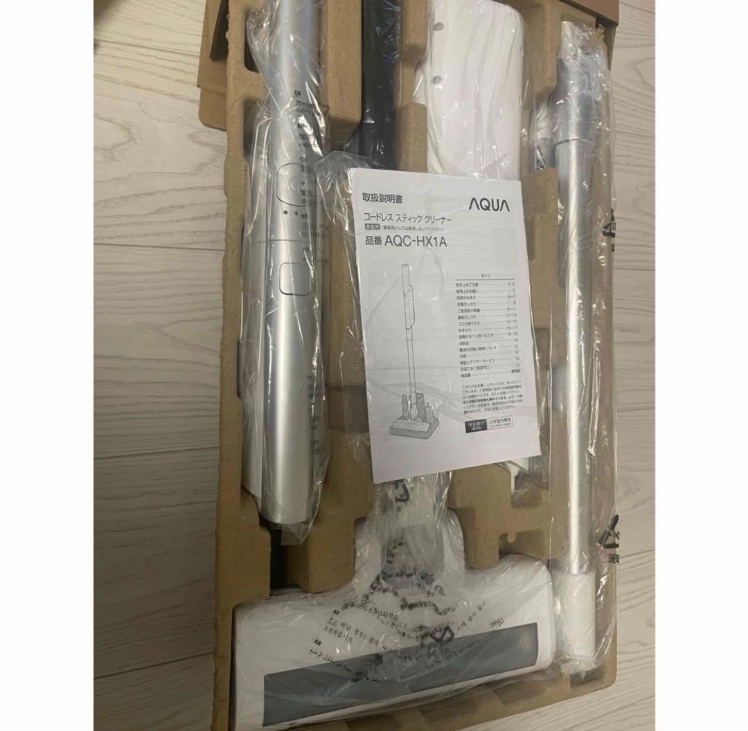 新品未使用　AQUAコードレススティック掃除機白色 AQC-HX1A