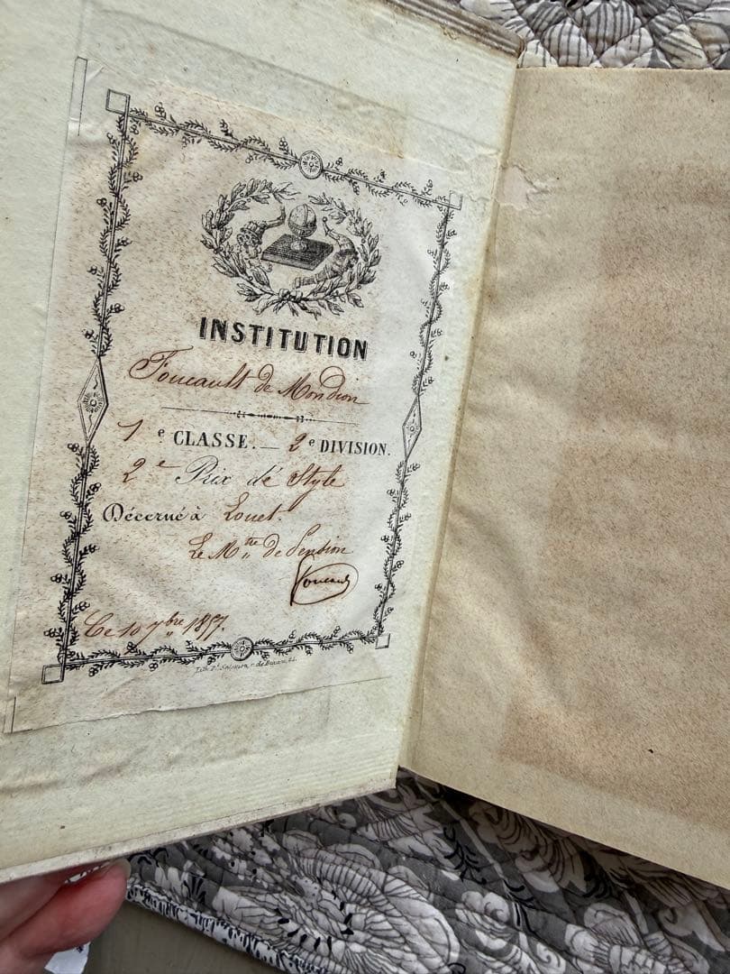 フランスアンティークロマンティック本ゴールドの箔押し古書1877年印刷