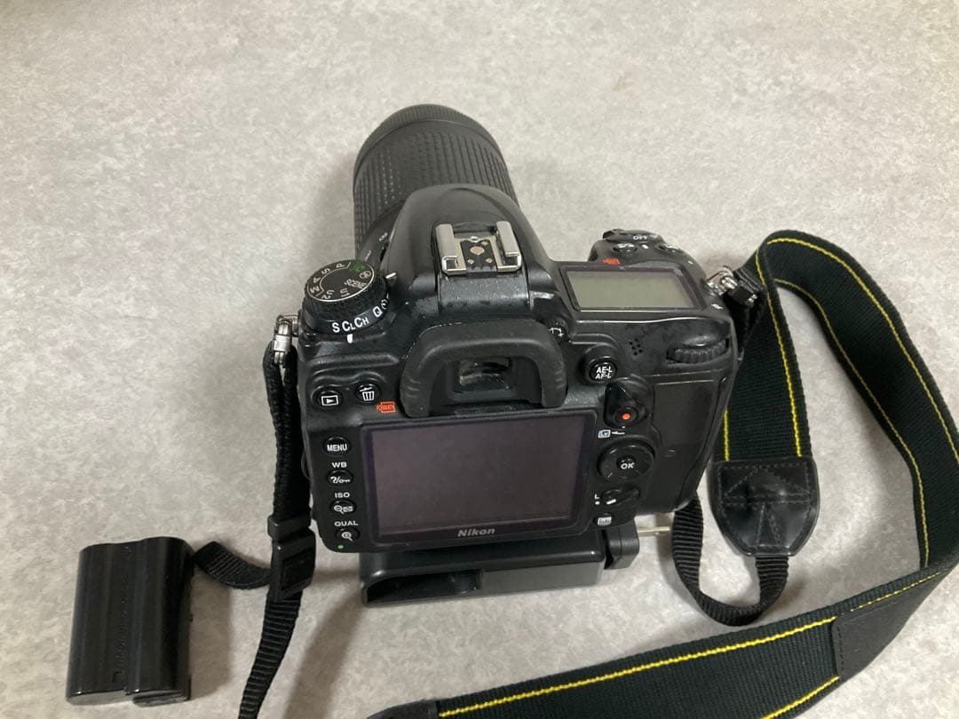 Nikon D7000 デジタル一眼レフカメラ 本体とレンズ付き
