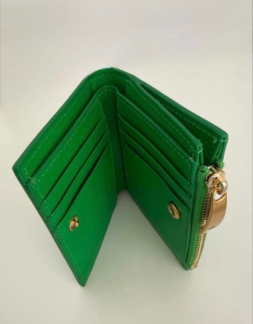 Gooot2me 。BOTTEGA VENETA 二折り財布