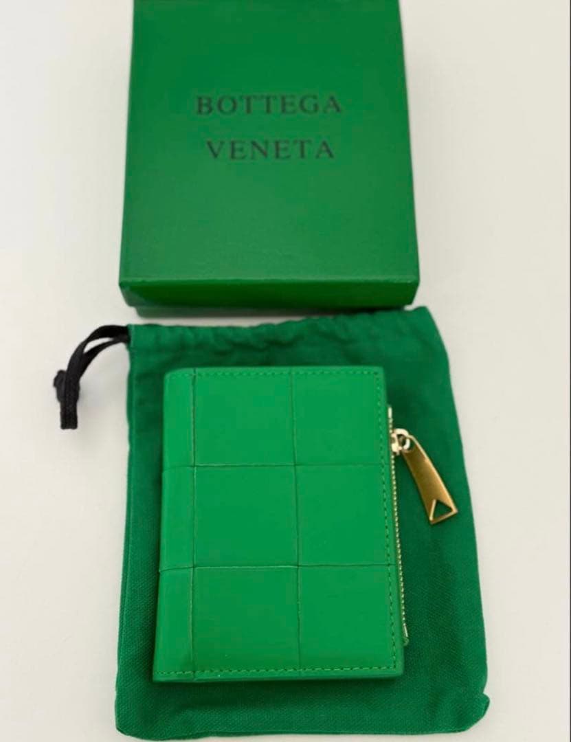 Gooot2me 。BOTTEGA VENETA 二折り財布