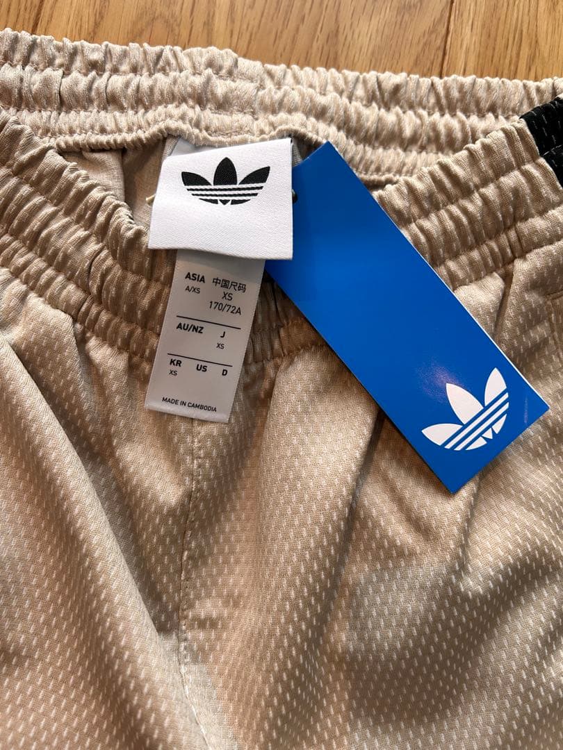 ★XS★ adidas ルーズ メッシュ トラックパンツ Stone Khaki